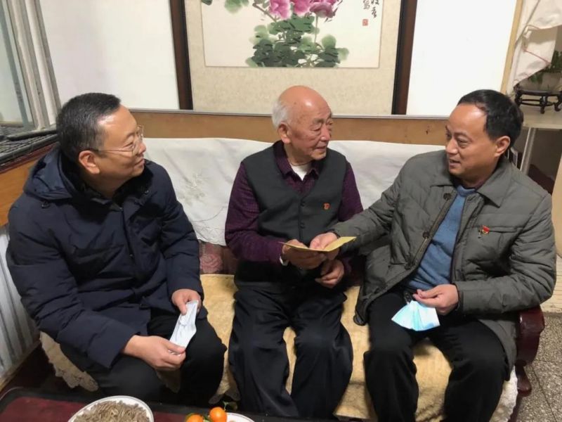 弘義集團開展春節(jié)前走訪慰問生活困難黨員、老黨員、老干部活動